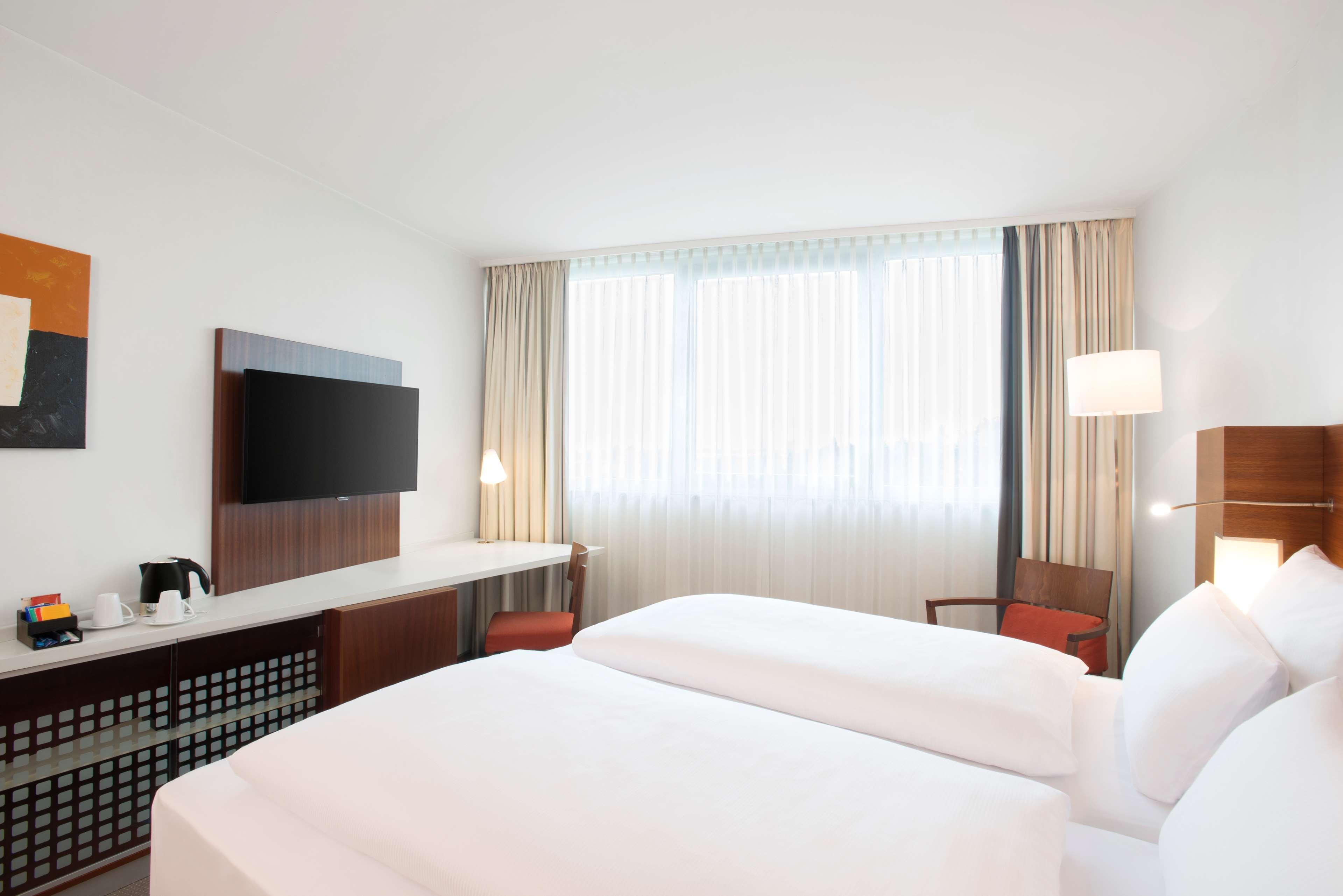 Nh Frankfurt Niederrad Hotel Frankfurt am Main Exterior photo
