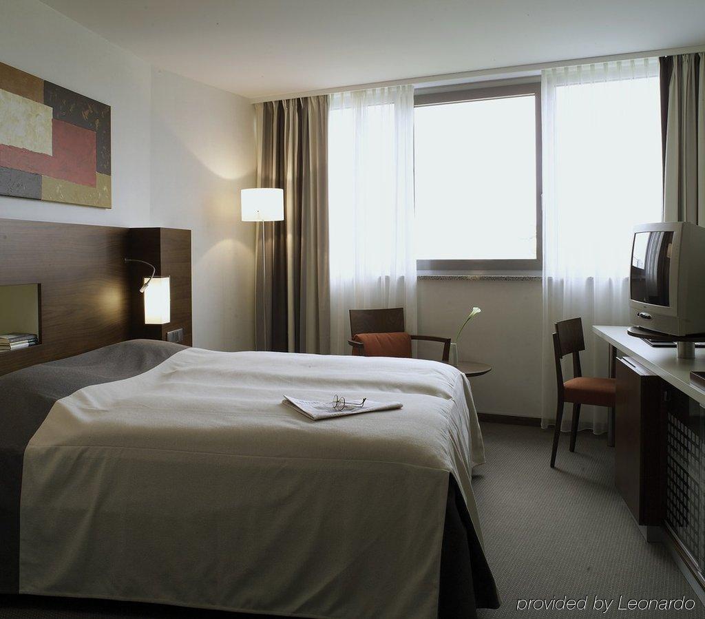Nh Frankfurt Niederrad Hotel Frankfurt am Main Room photo