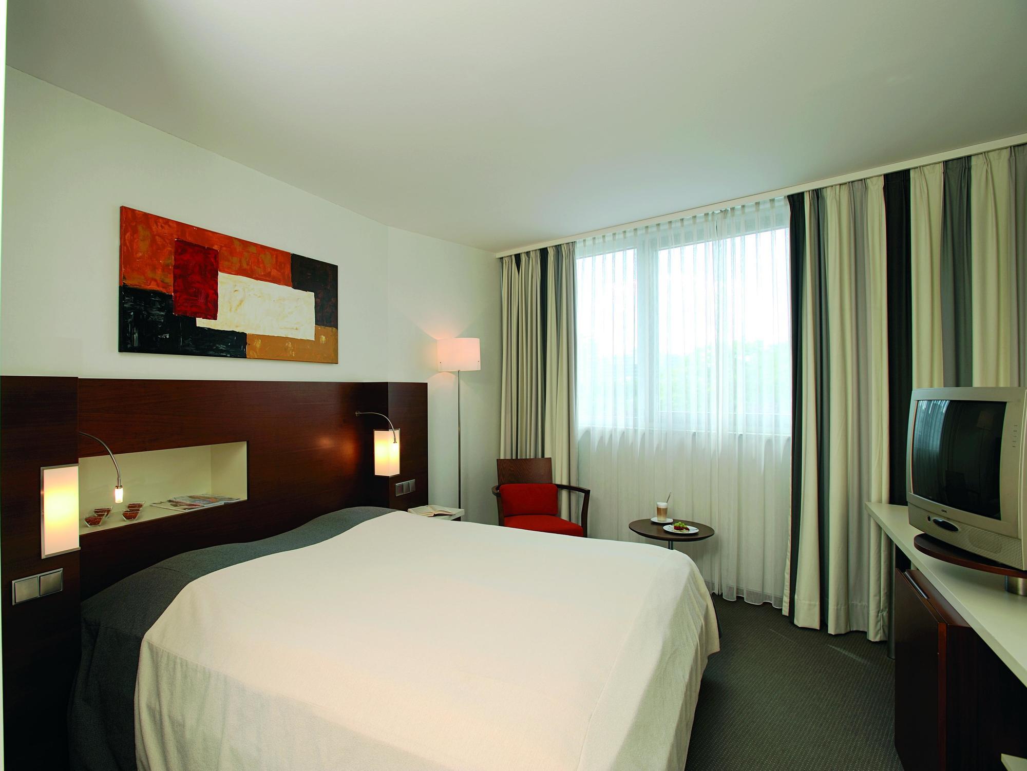 Nh Frankfurt Niederrad Hotel Frankfurt am Main Exterior photo